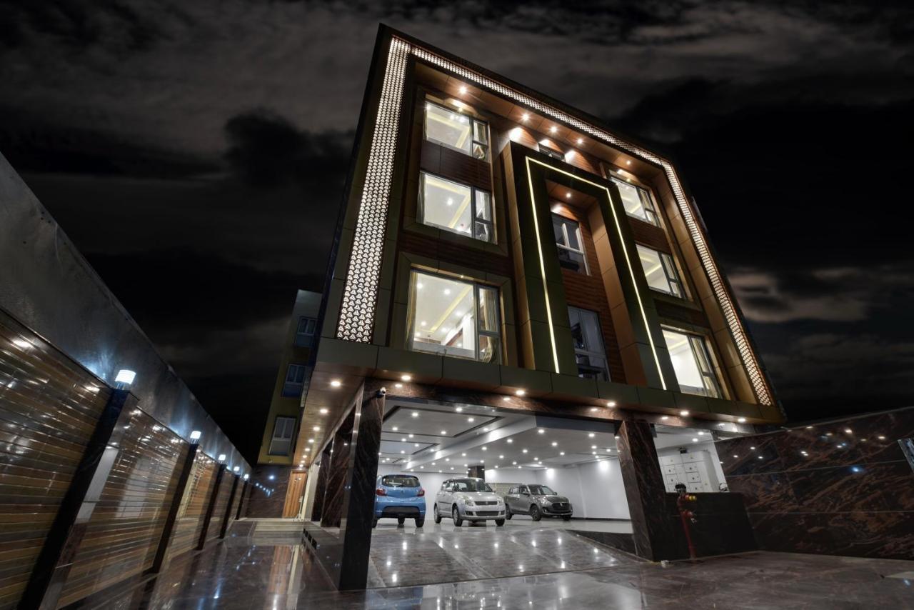 فندق Golden Tree نويدا المظهر الخارجي الصورة
